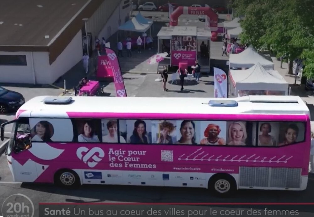 Le Bus du Coeur des Femmes a nouveau au JT de France 2 452 portrait