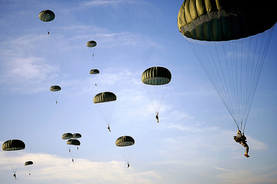 3095149875 17e80da811 parachutes